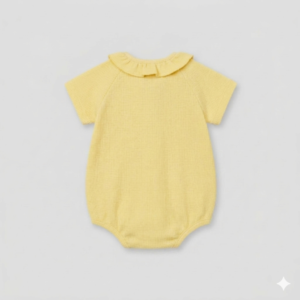đằng sau lưng bộ bodysuit nữ của trẻ sơ sinh